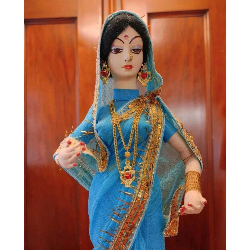 VTG Beautiful Details Handmade Indian Woman Saree Traditional Wearing Doll